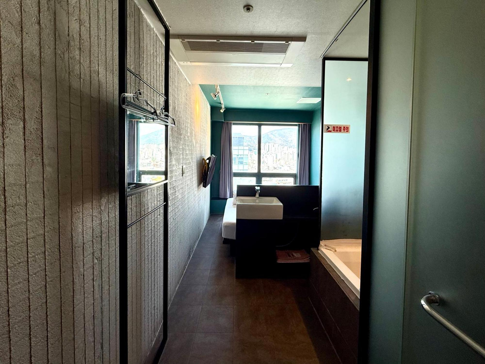 Mini Hotel May Nampo Busan Ngoại thất bức ảnh